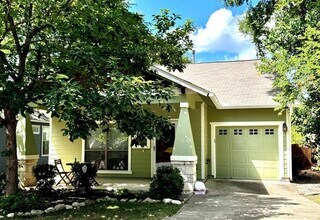 2408 Amur Dr in Austin, TX - Building Photo - Building Photo