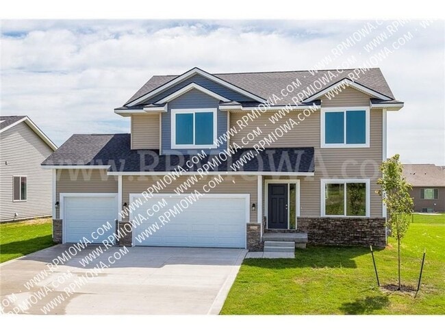 property at 2021 NW Beechwood St