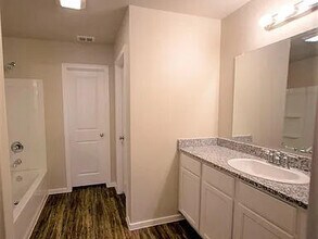 2101 Langford Ave in Lubbock, TX - Building Photo - Building Photo