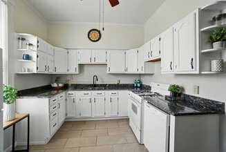 1204 S Fort Thomas Ave, Unit Apt 1 in Fort Thomas, KY - Foto de edificio - Building Photo