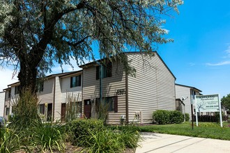 Kipling Townhomes in Lakewood, CO - Foto de edificio - Building Photo