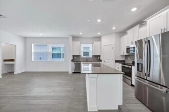 9809 Introduction Wy in Orlando, FL - Foto de edificio - Building Photo