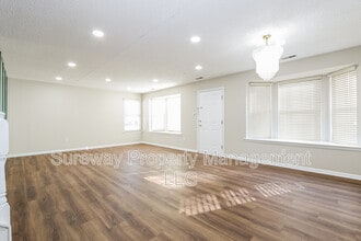 1 Elkington Dr in Mount Laurel, NJ - Building Photo - Building Photo