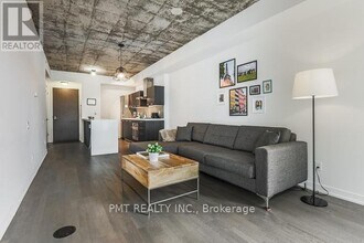 560-560 King St W in Toronto, ON - Building Photo - Building Photo