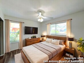 9202 Silver Hill in San Antonio, TX - Building Photo - Building Photo
