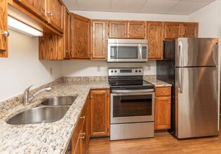 Block 6 Apartments in Fargo, ND - Building Photo - Building Photo