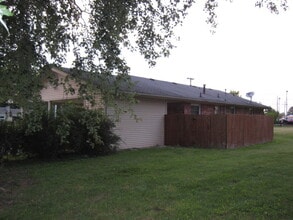 409 N Lincoln Blvd in Hodgenville, KY - Building Photo - Building Photo