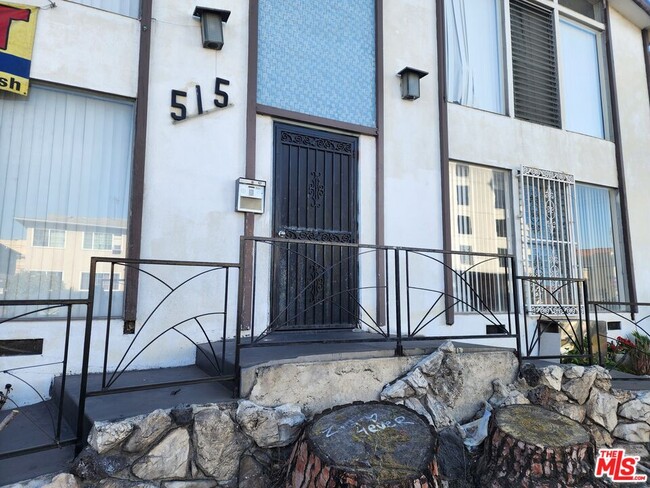 515 S Manhattan Pl in Los Angeles, CA - Building Photo - Building Photo