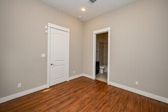 955 W 24th St in Houston, TX - Building Photo - Building Photo