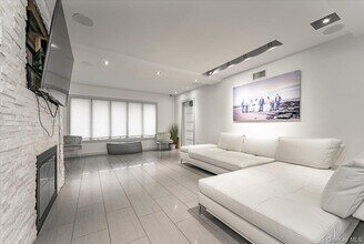 536 Oxford Rd in Cedarhurst, NY - Building Photo - Building Photo