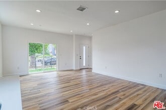 710 S Alma St in Los Angeles, CA - Building Photo - Building Photo
