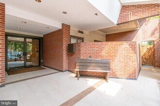 1020 N Stafford St in Arlington, VA - Building Photo - Building Photo