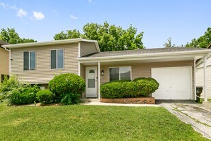 18200 Fountainbleau Dr in Hazel Crest, IL - Building Photo