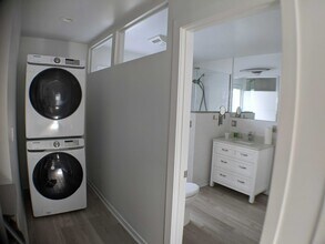 743 Burke Ave NE in Grand Rapids, MI - Building Photo - Building Photo