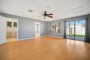 15157 Valleyheart Dr in Sherman Oaks, CA - Building Photo