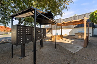 Magnolia Flats in Austin, TX - Foto de edificio - Building Photo