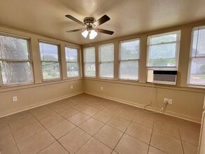 301 Amarillo St in Denton, TX - Building Photo - Building Photo