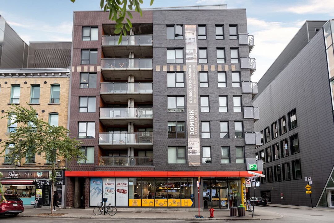 Dominik Apartments Quartier des spectacles in Montréal, QC - Building Photo