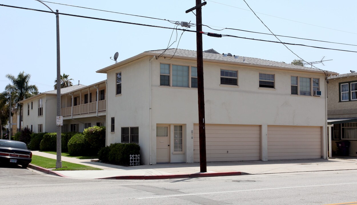 2431-2435 E 2nd St in Long Beach, CA - Building Photo