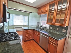 1419 Apple Ln in East Meadow, NY - Building Photo - Building Photo