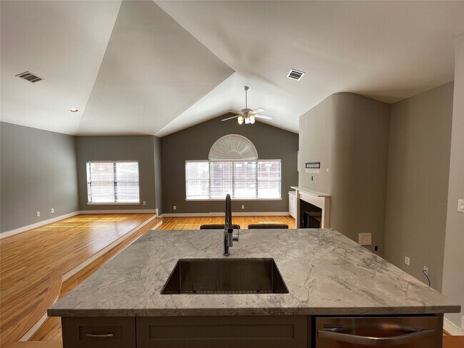 9822 Samantha Suzanne Ct in Houston, TX - Building Photo - Building Photo