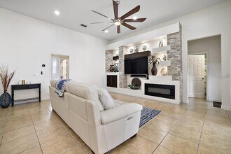 2847 Majestic Isle Dr, Unit 4-B in Clermont, FL - Building Photo - Building Photo