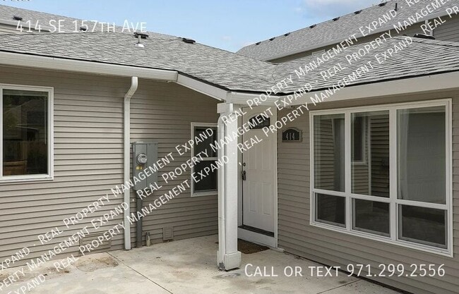 414 SE 157th Ave in Portland, OR - Building Photo - Building Photo