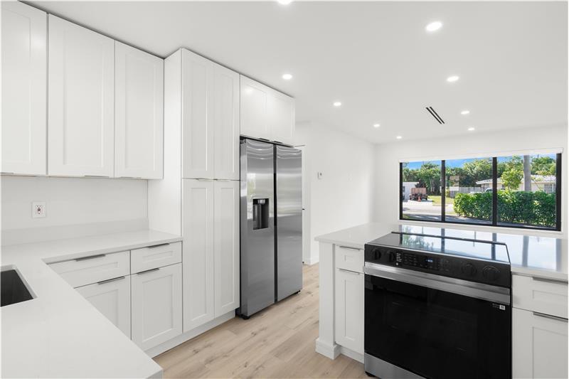 455 SW 14th Ct in Pompano Beach, FL - Foto de edificio