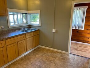 1557 D St, Unit Apartment in Hayward, CA - Building Photo - Building Photo