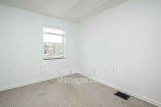 325 Wallace Dr in Fairborn, OH - Building Photo - Building Photo