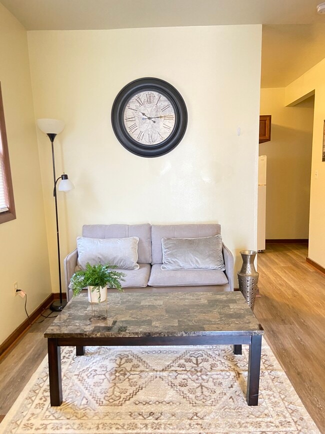 184 Grand Ave, Unit 1F