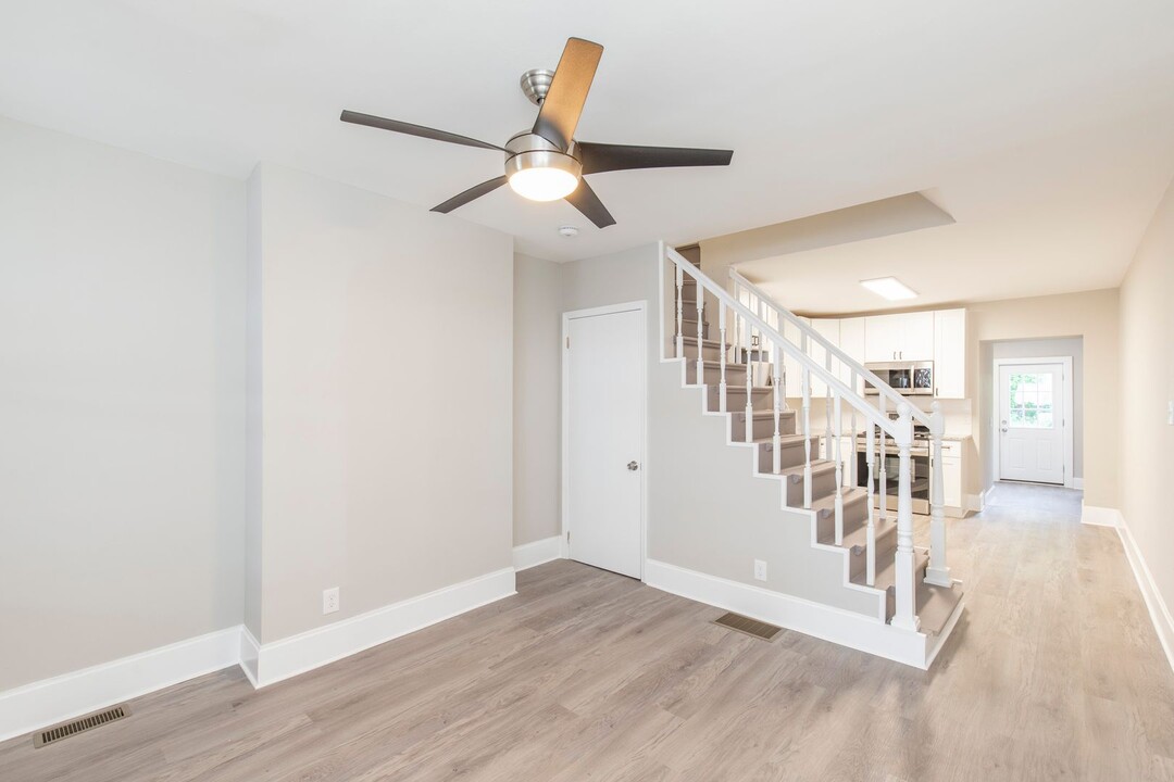 118 W Hector St in Conshohocken, PA - Building Photo