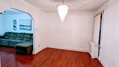 103 W Spencer Ave in Philadelphia, PA - Foto de edificio - Building Photo