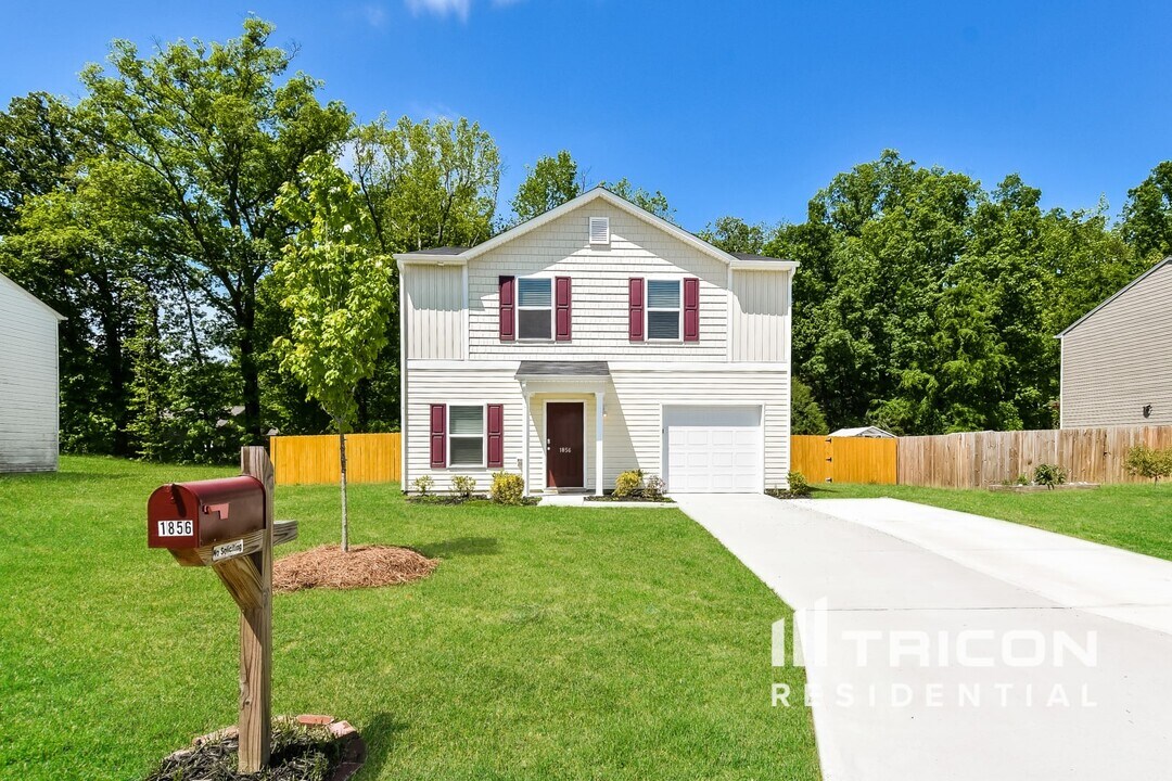 1856 Northside Dr in Burlington, NC - Building Photo