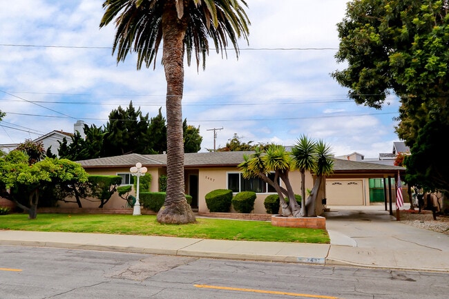 2407 Mackay Ln in Redondo Beach, CA - Building Photo - Building Photo