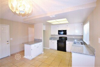 1972 Las Coches Way in Sacramento, CA - Building Photo - Building Photo