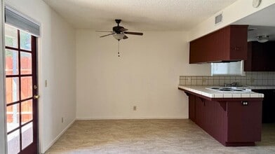 40 N 19th Ave in Lemoore, CA - Building Photo - Building Photo