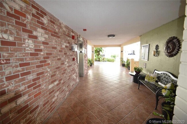 3600 NE 170th St photo'