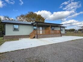 216 Smith Cir in Point, TX - Building Photo