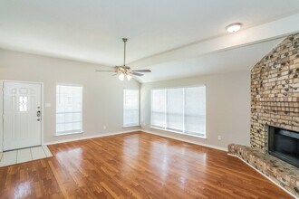 10911 Kirkbud Ln in Houston, TX - Building Photo - Building Photo