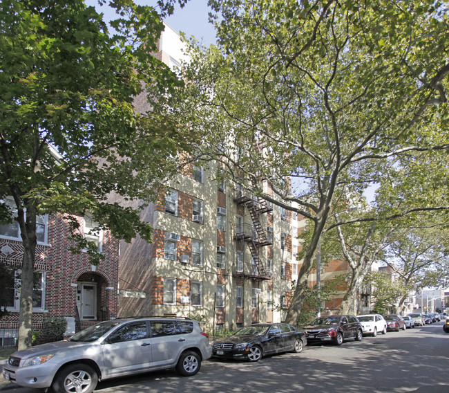 1753 47th St in Brooklyn, NY - Foto de edificio - Building Photo