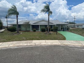 701 Cypress Pl in Sun City Center, FL - Building Photo