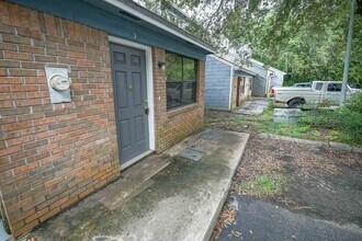 2100 Continental Ave in Tallahassee, FL - Building Photo - Building Photo