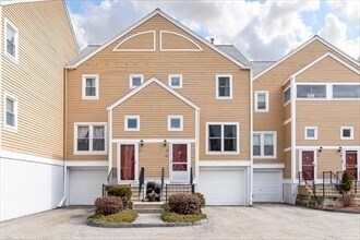20 Camelot Dr in Worcester, MA - Building Photo