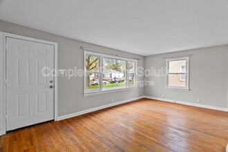 7557 Haywood Dr in St. Louis, MO - Building Photo - Building Photo