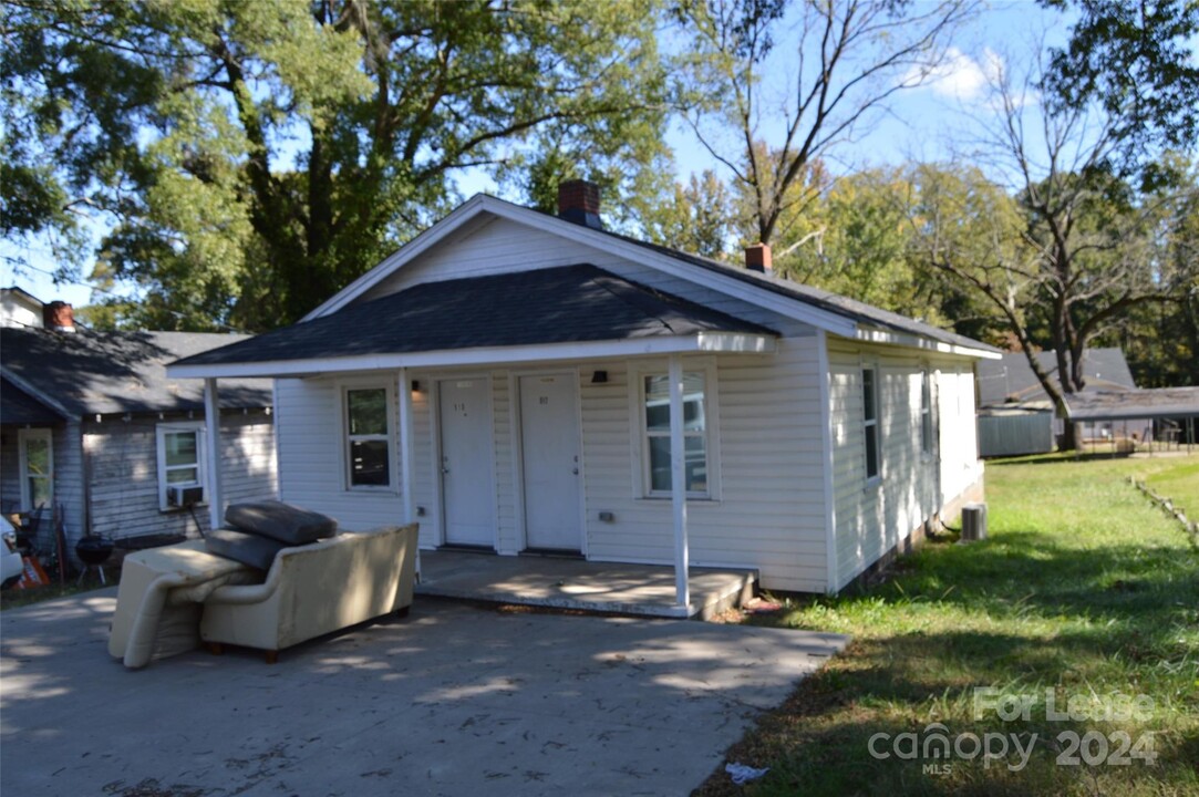 517 S Elm St in Statesville, NC - Building Photo