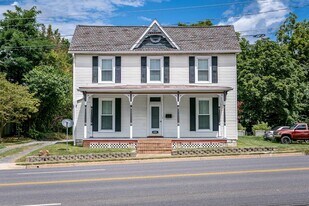 632 E Market St in Harrisonburg, VA - Building Photo