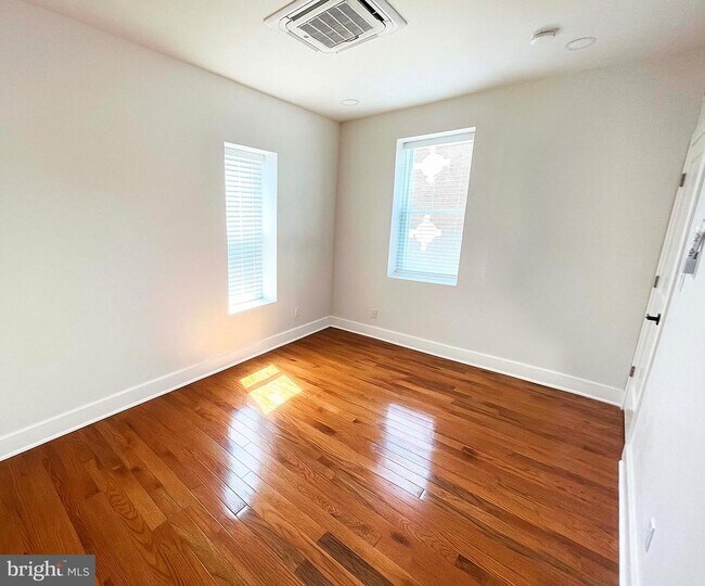 311 S 60th St in Philadelphia, PA - Building Photo - Building Photo