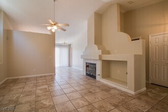 1640 Eagle Peak Way in Las Vegas, NV - Building Photo - Building Photo