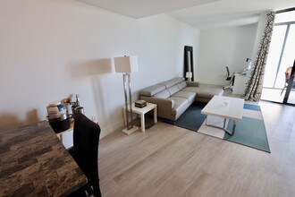 121 NE 34th St, Unit 2914 in Miami, FL - Building Photo - Building Photo